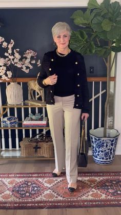 Women Age 50 Style, 60 Women Fashion, Classy Middle Age Outfits, Older Lady Fashion, What To Wear Classic Fashion For Women Gemma, Old Money Outfits For Older Women, Middle Aged Woman Style, Style At A Certain Age 2023, Middle Age Woman Outfit