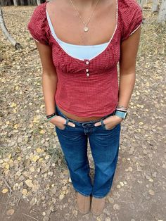 Summer Roberts Inspired Outfits, Styling A Collared Shirt, Vsco Summer Outfits 2019, Fall Thrifting Outfits, Rks Concert Outfit, Americana Summer Outfit, 2000s Fashion Outfits Fall, Fall Fashion Inspo 2024, Casual Artsy Outfits