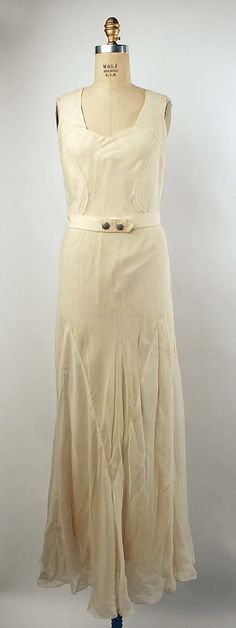 Evening dress 1935 Madeline Vionnet, Madame Vionnet, Fashion 1920s, Vintage Fashion 1930s, 30s Dress, 1930 Fashion, Madeleine Vionnet, Travel Clothes, 30s Fashion