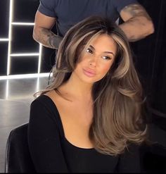 Blow Out Hair, Rambut Brunette, Black Hair Balayage, Brown Hair Looks, Brown Hair Inspo, Brunette Hair With Highlights, Ginger Hair Color, Brown Hair With Blonde Highlights, Hairstyles For Layered Hair