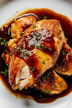 Roasted chicken breast with a savory brown sauce garnished with fresh thyme. Healthy Chicken Sauce, Ideas For Chicken Breast, Grilled Chicken Meals, Healthy Sauce For Chicken, Sauces For Chicken, Chicken Sauces, Ideas For Chicken, Sauce Ideas, Chicken Sauce Recipes