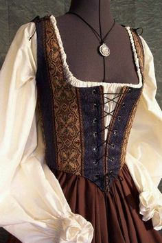 Era Victoria, Gaun Abad Pertengahan, Ren Faire Outfits, Ren Faire Costume, Medieval Clothes, Fair Outfits, Fest Outfits, Old Fashion Dresses, Medieval Costume