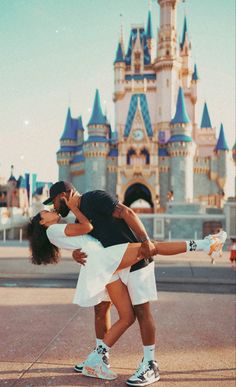 Walt Disney World couple pose in front of Disney Cinderella Castle Engagement Photos At Disney World, Couples Disney Pictures Ideas, Disney Photopass Poses, Disney Wedding Pictures, Disney Couple Goals, Disney World Photoshoot Couple, Couple Pics At Disney World, Disney World Couple Photos, Disney World Couple Aesthetic