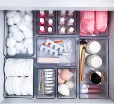 Decorate Archives - Lauren Conrad Diy Makeup Organizer, Rangement Makeup, Penyimpanan Makeup, Room Organization Bedroom, Makeup Drawer Organization, Home Edit, Makeup Organization Diy, Diy Bathroom Storage, Bathroom Drawers