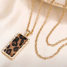 Luxury Leopard Print Pendant Necklace This Is A Bold Statement Piece That Is A Must Have For Anyone And Everyone! Open To Offers And Bundles! Gold Long Necklace, Neck Jewellery, Long Chain Necklace, Square Pendant, Gold Necklaces, Long Pendant Necklace, Agate Necklace, Girls Necklaces, Rhinestone Necklace