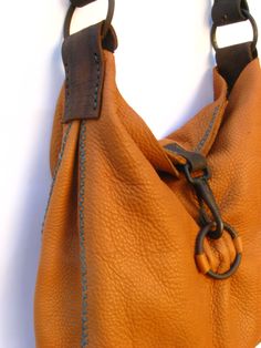 Diy Leather Bag, Bag Details, Sewing Leather, Vintage Horse, Handmade Handbags, Craft Bags, Leather Bags Handmade