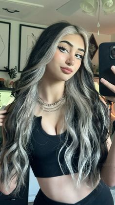 Half Halo Hair Color, Black Hair With Chunky White Highlights, White Highlights On Dark Brown Hair, Halo Blonde Hair With Black, Black With White Hair, White Halo Hair, Alt Hair Colors Ideas, Black With Platinum Highlights, Black And Blonde Hair Color