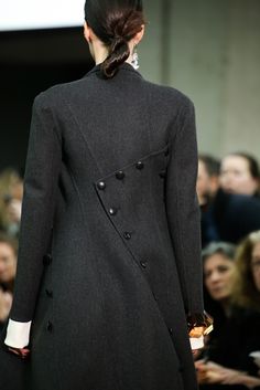 Céline Fall 2014 Ready-to-Wear Fashion Show Details Moda Steampunk, Madame Gres, Stil Boho, Abaya Designs, Retro Mode, Clothing Details, Abayas Fashion, Abaya Fashion