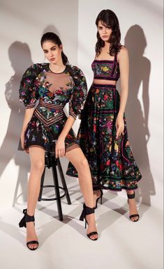 Inspired Clothes, Model Outfit, Fashion Design Collection, Elegant Dresses Classy, Trendy Dress Outfits, Persian Pattern, Couture Details, Zuhair Murad, Pattern Dress