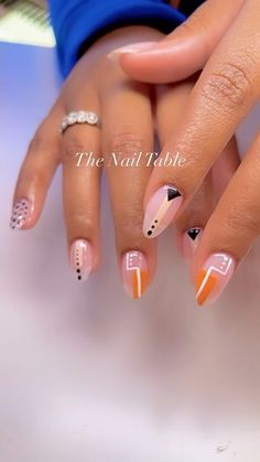 The Nail Table, LLC on Instagram: ". . . . . . . . . . . . . #dcnails #dmvnails #gelnailsonly #dcartdistrict #bowiehairsalons #dcnailart #dcbraider #almondnails #apresgelx #blacknailtech #dmvblacknailtech #blackgirlsdonails #dcblacknailtech #almondnails #naturalnails #dmvnaturalnail #blacklove #blackqueens #dmvartist #dcartist #dccreatives #dcornothing #dmvmd #Proverbs31 #minimalnailart #tiktok #dndgel #dopenails" Square Round Nail Designs, Short Abstract Nail Designs, Dope Nail Designs Short Length, Dope Nail Designs Short, Nude Stiletto Nails, Nurse Nails, Round Nail Designs, Nail Table, Nail Tip Designs