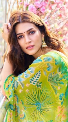 Kriti Sanon Hd, Bachchan Pandey, Glamour World, Wallpaper Free, Bollywood Girls