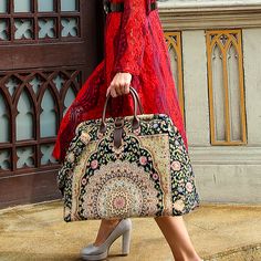 Carpet Bags, Victorian Carpet, Trip Bag, Supermodel Style, Painted Handbag, Traditional Carpet, Brand Name Bags, Accessorize Bags, Japanese Bag