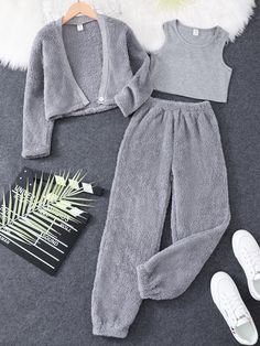 Cosy Outfit, Cute Dress Outfits, Trendy Fashion Tops, Fashionista Clothes, Easy Trendy Outfits, Causual Outfits, Fashion Hacks Clothes, Top Tank