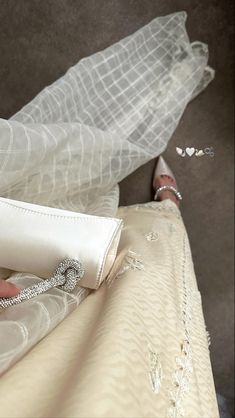 Eid outfit inspo, Muslim fashion ,modest fashion, modest outfit, Eid clothes Arabic Outfit, Eid Photoshoot Ideas, Eid Pics, Cream Outfit, Eid Photos, Modest Casual Outfits, Eid Outfit