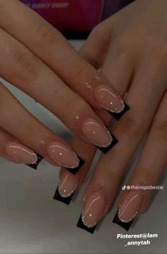 Simple Anime Nail Designs, Nagel Inspiration, Classy Black Nails, Black French Nails, Bridesmaids Nails, Black Coffin Nails, Black Tips, Nagellack Trends, Pink Glitter Nails