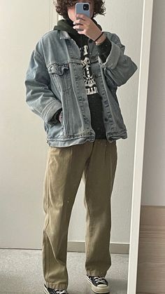 Outfits Quotes, Look 80s, Mode Ulzzang, Trousers Outfit, Trendy Boy Outfits, Street Style Outfits Men, Corduroy Trousers, Mens Outfit Inspiration