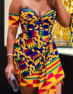 Fabrics: kente print 100% Cotton Sweetheart neckline Detachable sleeves Boned corset style Top lined Back closure an adjustable strap for a close fit The model is wearing a medium This is a custom ready to wear dress so once purchased an email will be sent for your full measurements.You can also send us a message with the messaging app on the website or Instagram DM, so please pick the size according to your bust measurements. And also due to high demand it will take about 4 to 6 weeks for it to Kente Corset Top, Chilanga Mulilo Outfits For Friends, Corset Styling Outfit, Kente Dress Styles, Corset Dress Outfit, Ready To Wear Dress, Kente Fashion, Corset Style Dress, Corset Back Dress