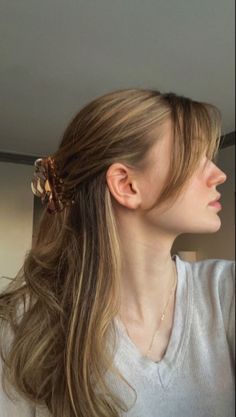 Curtain Bangs Inspo Straight Hair, Curtain Bangs With Medium Layered Hair, Hairdos For Curtain Bangs, Hair Cuts Ideas Curtain Bangs, Wisp Curtain Bangs, Curtain Bangs Hair Clip, Aesthetic Hairstyles With Curtain Bangs, Very Short Curtain Bangs Long Hair, Long Curtain Bangs Claw Clip