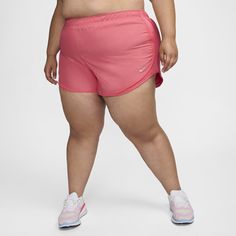 The Nike Tempo Shorts deliver a classic fit with sweat-wicking technology and a trimmed-up design that moves with you. This product is made with at least 75% recycled polyester fibers. Women's Running Shorts, Nike Tempo Shorts, Nike Tempo, Shorts Plus Size, Running Shorts Women, Nike Running Shorts, Sport Pants, Running Shorts, Running Women