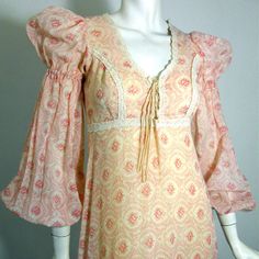 Renaissance style 1970s Gunne Sax dress from Dorothea's Closet Vintage on fab.com Prairie Dresses, Vintage Details, Modest Dresses, Dress Pink