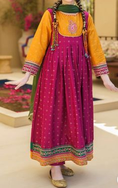 long frock winter staff beautiful stage of beautiful less party party wear dress Lawn Frock Design, Stylish Frock Design, Angrakha Dress, Biology Diagrams, Dress Kurti, Afghani Dresses, Afghan Style, Simple Frock Design, Lucky Plant