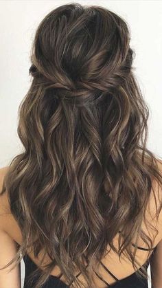 Feb 19, 2020 - If you’re a woman and you want to look flawless, these hairstyles will make you feel confident and gorgeous in less than a minute Rustic Wedding Theme, Half Up Half Down Hairstyles, Prom Hair Down, Bridesmaid Hair Half Up, Bridesmaid Hair Down, Homecoming Hair Down, Wedding Hairstyles Half Up Half Down, Hoco Hair Ideas, Hairdo For Long Hair