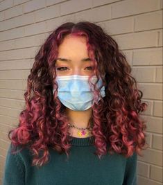 Pink Hair Highlights, Hair Color Underneath, Hair Streaks, Colored Curly Hair, Dye Ideas