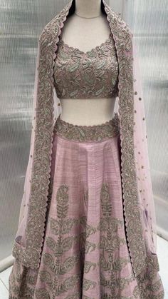 Wedding Choli, Indowestern Lehenga, Mrunalini Rao, Purple Color Combinations, Lehenga And Blouse, Hand Embroidery Work, Lehenga Choli Wedding, Boutique Suits, Designer Lehenga