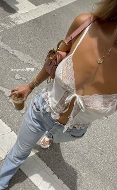 Elegant Lace Tops, Stile Hijab, Mode Zara, Brunch Outfit, Street Outfit, Really Cute Outfits, Outfits Casuales, Cute Casual Outfits, White Top