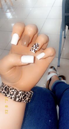 White Nails Cheetah Print, Cheetah And Cow Print Nails, White And Cheetah Nails, Pink And White Cheetah Nails, White And Leopard Nails, White Nails With Cheetah Print, White Western Nail Ideas, Cheetah Nails Square, Cheetah Print Nails Square