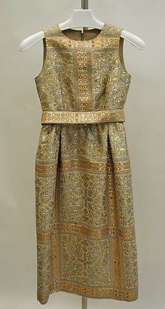 1965 Mainbocher Evening dress Metropolitan Museum of Art, NY** 1965 Fashion, Vintage Fashion 1960s, Fashion 1950, Fashion 1960s, History Fashion, Couture Vintage, 1970s Fashion, Ringo Starr