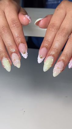 Unique Pink Nail Designs, Nail Gel Art Designs, Coffin Aura Nails, Jelly Flower Nails, Summer Nail Inspo 2024 Simple, Almond Nails With Gems, Acrylic Nail Designs Classy, Orchid Nails