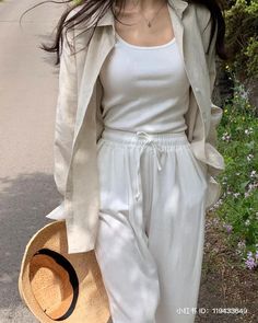 Korean Fashion Street Style, Summer Outfit Korean, Fashion Style 2023, Korean Fashion Street, Smile Makeup, Outfit Korean, Casual College Outfits, Fashion Street Style, Korean Casual Outfits