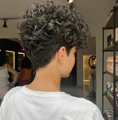 Short Curly Hairstyles For Women, Curly Pixie Hairstyles, Best Short Hairstyles, Curly Pixie Haircuts, Curly Hair Photos, Hairstyles And Haircuts, Short Curly Haircuts, Haircuts For Curly Hair, Permed Hairstyles