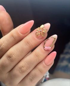 Moana Theme Nails, Princess Aurora Nails, Pink With Gold Nails, Princess Peach Nails, Sleeping Beauty Nails, Candy Crush Nails, Acrylic Nail Art Ideas, Pink Gold Nails