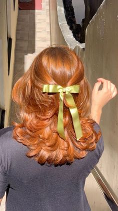 Light Copper Highlights, Hairstyles For Redheads, Redhead Haircut, Ginger Hairstyles, Best Hair Dye, Honey Brown Hair, Ginger Hair Color, Pretty Hair Color, Copper Hair