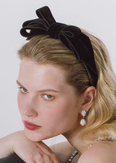 Jennifer Behr Rochel Headband Velvet Headband Outfit, Gothic Coquette, Gothic Hair Accessories, Double Headband, Statement Headband, Gothic Hairstyles, Peter Pan Collars, Julia Berolzheimer, Headband Outfit