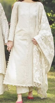 Pakistani Dresses Casual, Beautiful Pakistani Dresses, Dress Neck Designs, Dress Design Patterns, Kurti Neck Designs, Kurti Designs Party Wear, Sleeves Designs For Dresses, Simple Pakistani Dresses