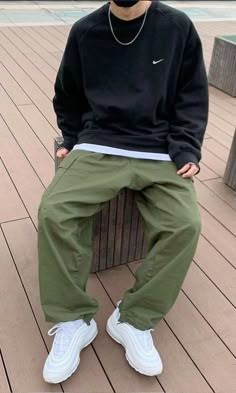 Green Cargo Pants Outfit, Cargo Pants Outfit Men, Trendy Boy Outfits, Pants Outfit Men, Cargo Pants Outfit, Mens Trendy Outfits, Baggy Clothes, Street Style Outfits Men, Men Stylish Dress