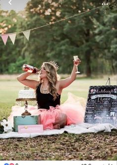 Birthday Photoshoot Ideas, 30th Birthday Bash, 21st Birthday Photoshoot, Outdoor Birthday, 30th Bday, Kiosk Design, Birthday Photography