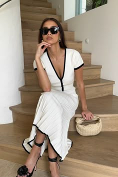 Jolene Contrast Button Up Knit Top - White Long Skirt Suits, Sweater Skirt Set, White Long Skirt, Shein Outfits, Outfit Formulas, Nice Style, Stripe Skirt, Business Attire