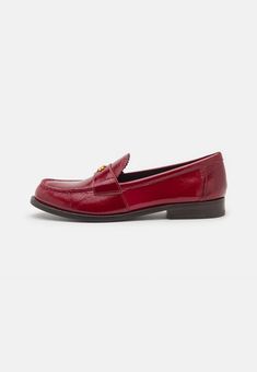 L37 GOOD ADVICE - Slipper - red/rot - Zalando.at Loafer Slippers, Crimson Red, Red Shoes, Good Advice, Slip Ons, Loafer Shoes, Designer Shoes, Designing Women, Tory Burch