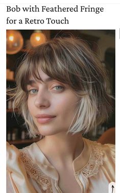 French Bob With Money Piece, Bangs Styles For Short Hair, Bobs With Fringe Fine Hair, Bob Hairstyling How To Style, Short Bob Inspiration, Blonde Balayage On Dark Hair Bob, Cute Short Hair Colors, Feathered Fringe Haircut, Layered Messy Bob With Bangs