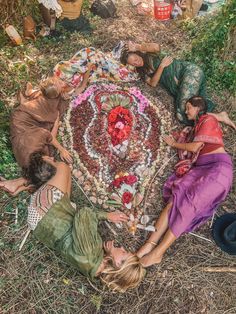 Women Circle Art, The Art Of Gathering, Women Circle Aesthetic, Womens Circle Divine Feminine, Women’s Circle, Womans Circle, Womens Gathering, Gatherings Art, Womens Circles