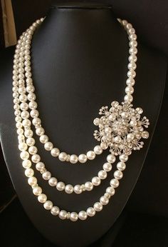 by Cris Figueired♥ Vintage Bridal Necklace, Bridal Jewelry Vintage, Pearl Bridal Jewelry, Pearl Necklace Wedding, Bridal Fashion Jewelry, Pearl Bridal, Diy Schmuck, Swarovski Pearls, Bridal Necklace