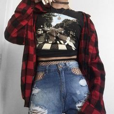 Red Grunge Outfit, E Girl Outfits, Fishnet Top, Alt Outfits, Makijaż Smokey Eye, Punk Outfits, Causual Outfits, Swaggy Outfits, Alternative Outfits