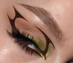 Rock Makeup, Eyeliner Ideas, Artsy Makeup, Escape Pod, Punk Makeup, Ethereal Makeup