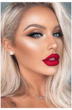 Red Lipstick Makeup Blonde, Winter Eye Makeup, Rosa Make-up, Red Lipstick Looks, Red Lips Makeup Look, Lipstick Looks, Makeup Looks For Green Eyes, Red Lipstick Makeup