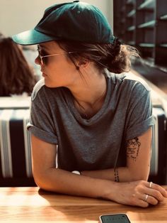 Butch Women, Style Androgyne, Masculine Outfits, Masc Outfits, Lesbian Fashion, Hippie Aesthetic, Scene Hair, Tomboy Fashion