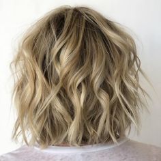 Messy Bobs, Curled Bob, Short Layered Bob Hairstyles, Medium Bob Haircut, Messy Bob, Brunette Bob, Messy Bob Hairstyles, Stacked Bob, Bob Cuts